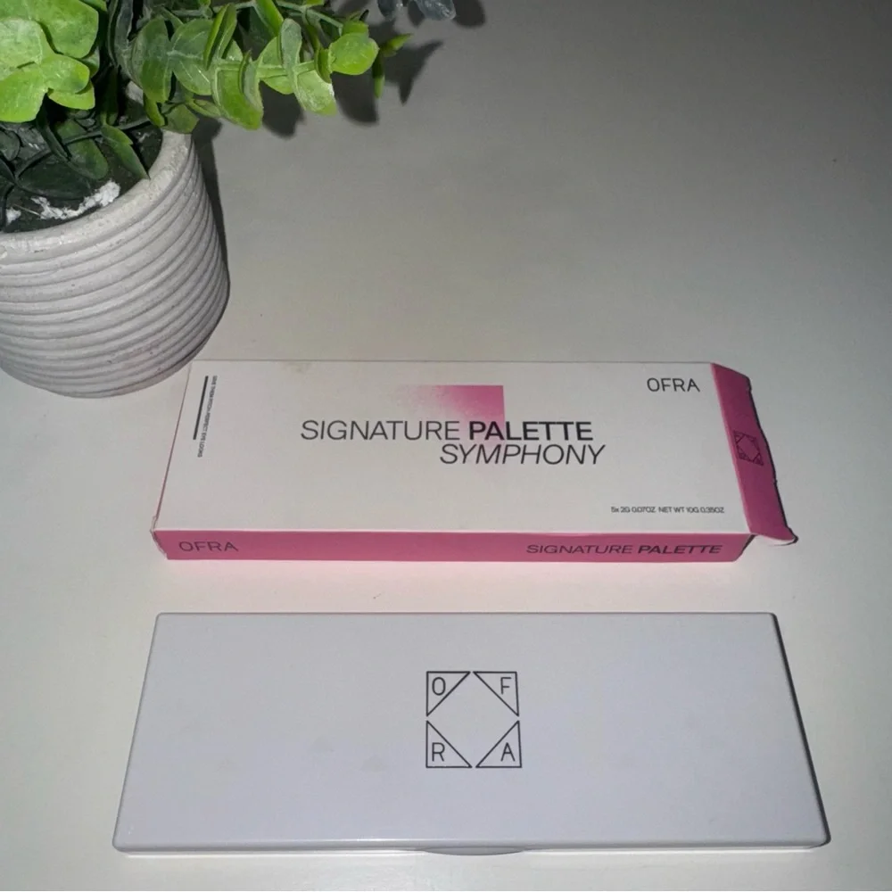 Ofra Signature Symphony Eyeshadow Palette